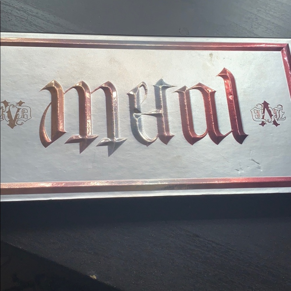 Kat Von D metal matte mini